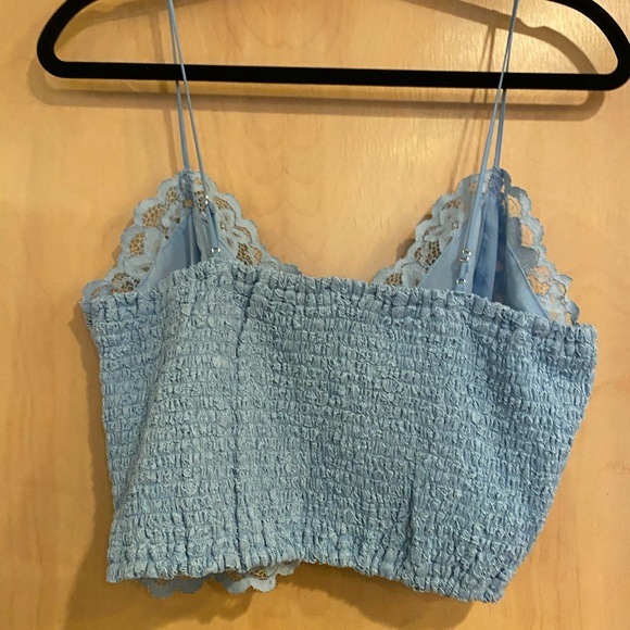 Blue floral Express crop top size large - Picture 3 of 3